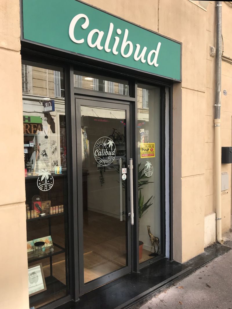Enseigne en KIT pour un magasin de E-cigarette sur Marseille