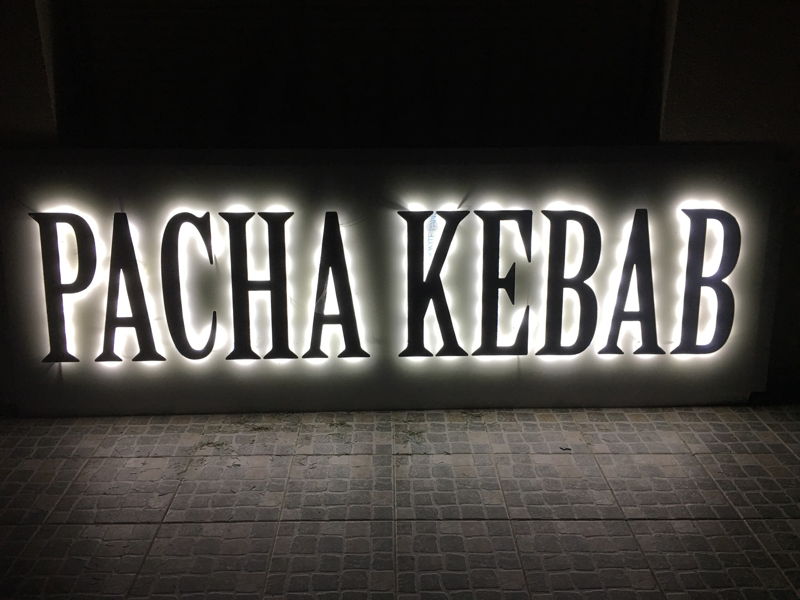 Enseigne lumineuse leds blanche pour un Kebab